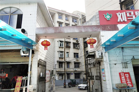 佛山中学南邻府第东郡电梯3室2厅1卫65万100m2出售